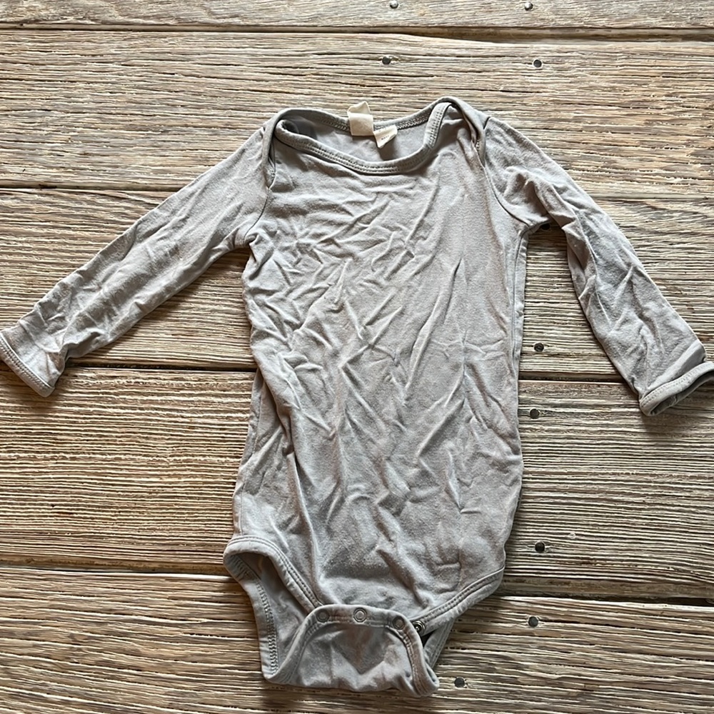 Kyte baby long sleeve body suit 6-12M